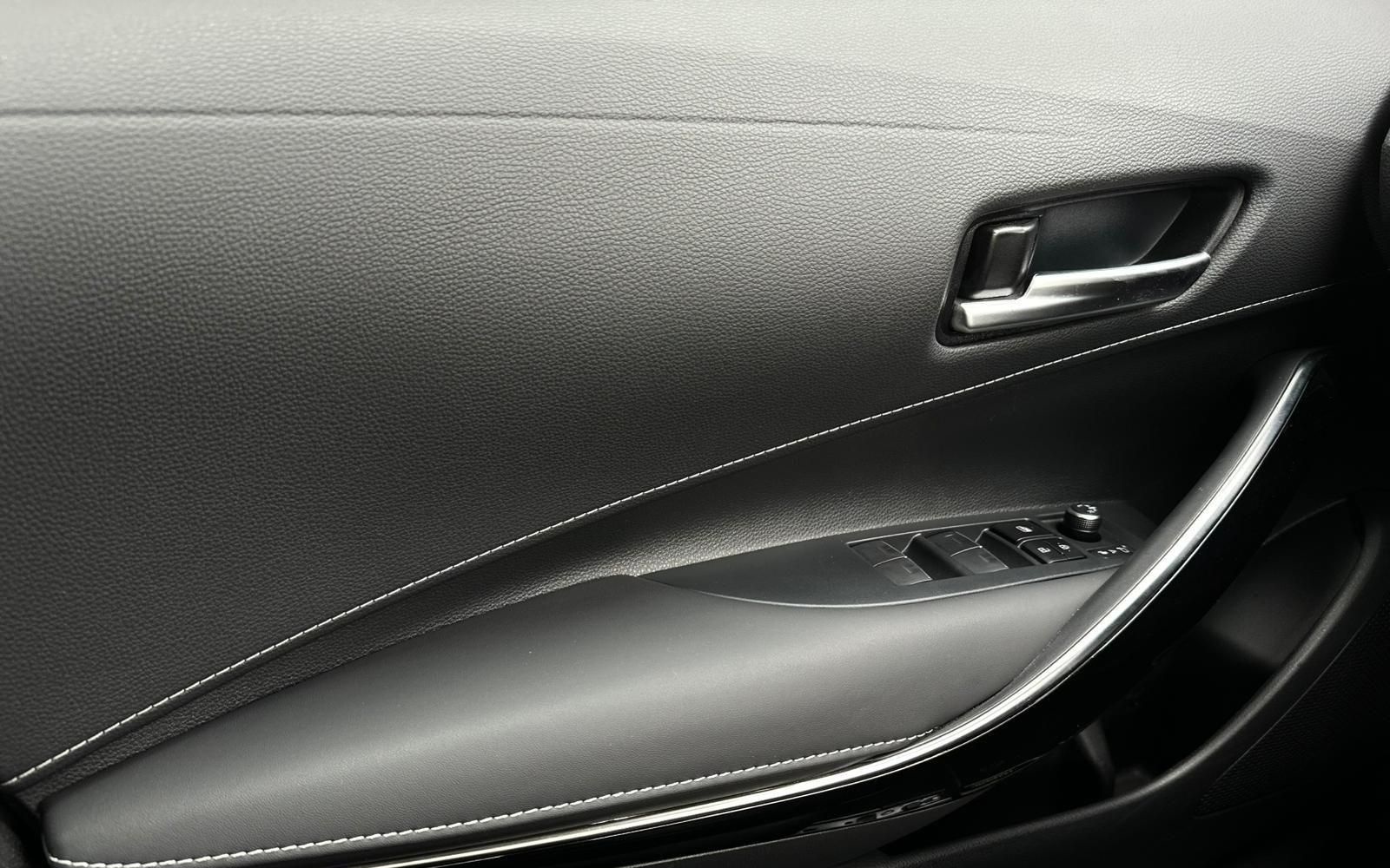 Toyota Corolla 2.0 HYBRID LOUNGE JBL#HUD#PANO##KEYLESS foto 19