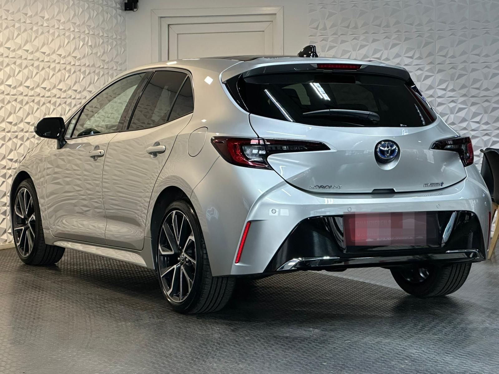 Toyota Corolla 2.0 HYBRID LOUNGE JBL#HUD#PANO##KEYLESS foto 5