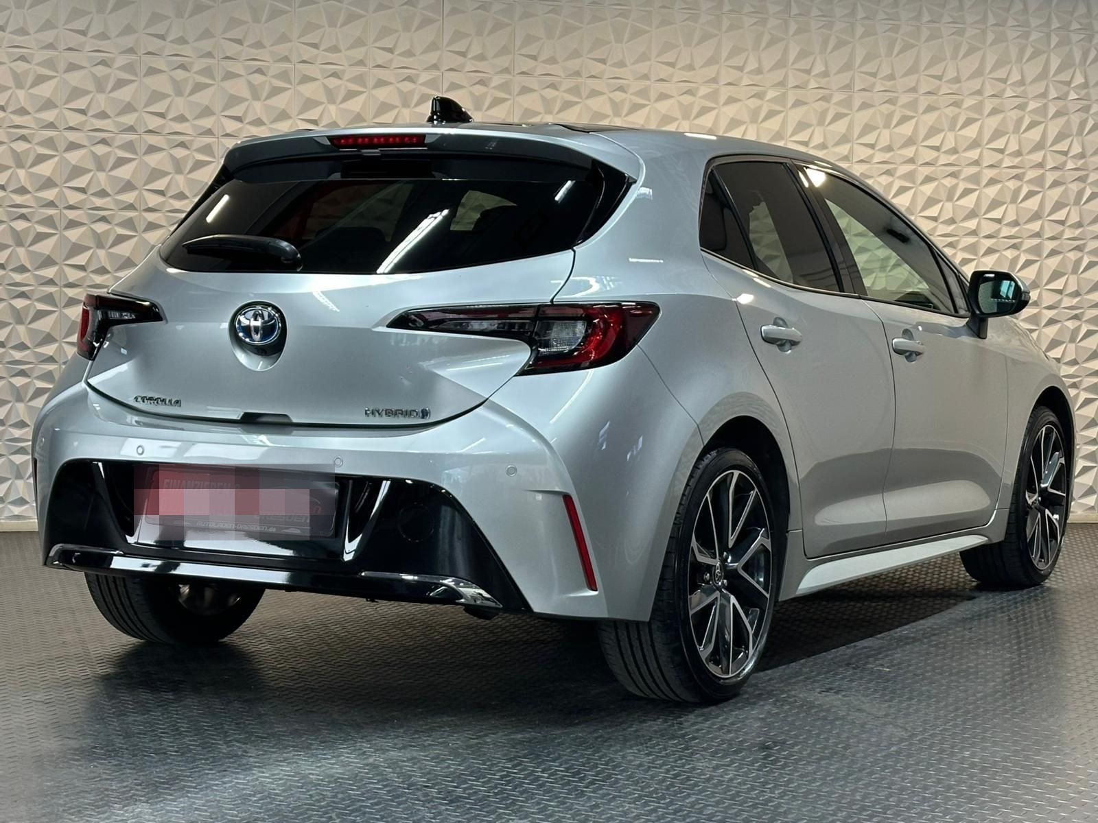 Toyota Corolla 2.0 HYBRID LOUNGE JBL#HUD#PANO##KEYLESS foto 8