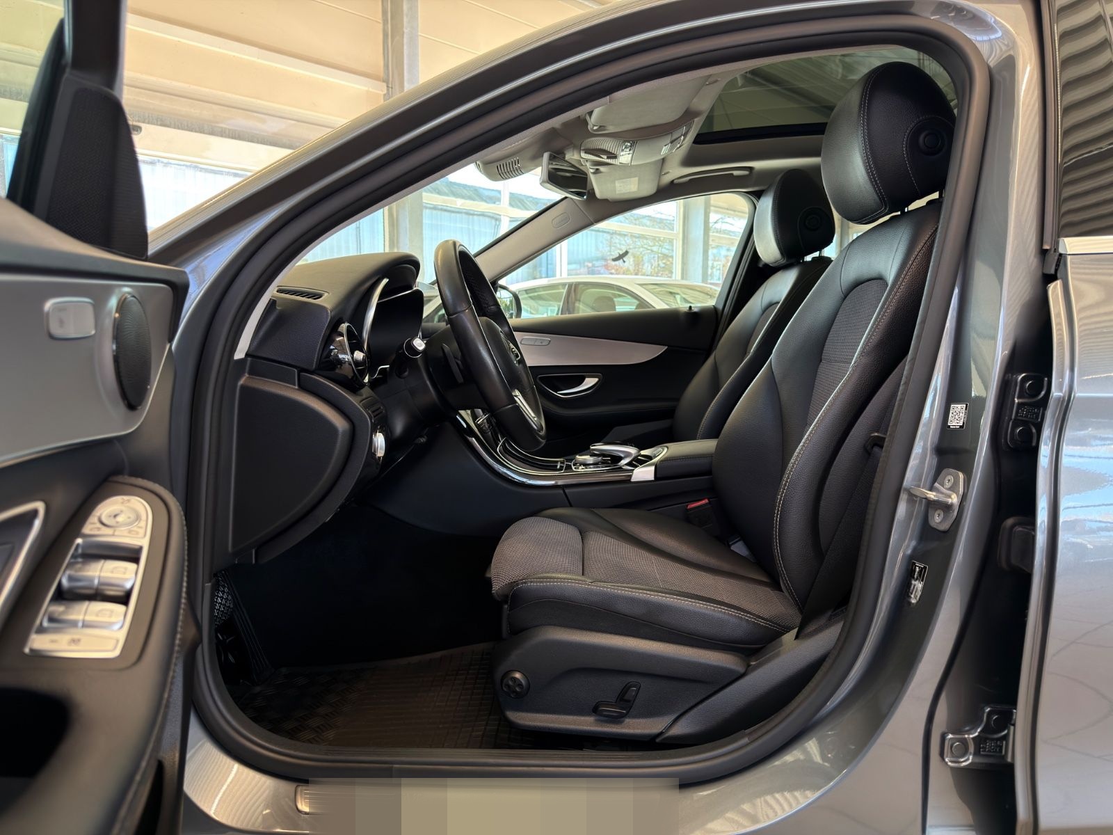 Mercedes-Benz C 200 T d Avantgarde /Pano/R-Cam/Widescreen foto 16