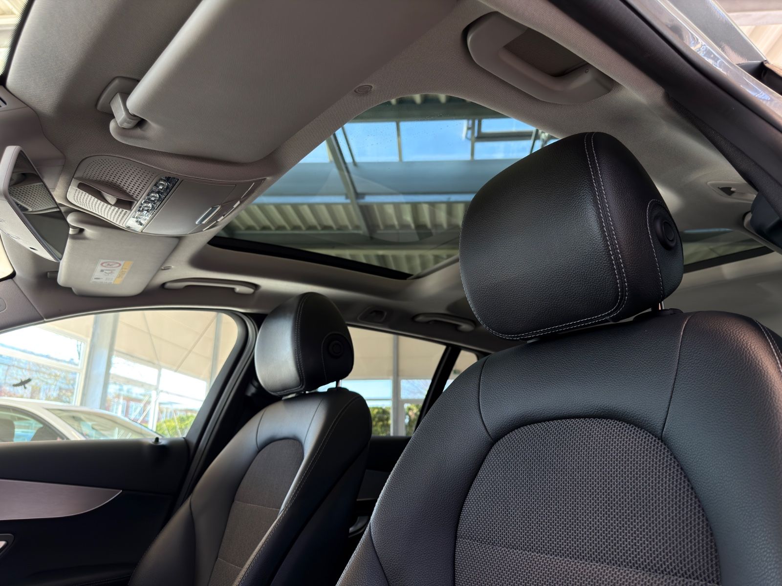 Mercedes-Benz C 200 T d Avantgarde /Pano/R-Cam/Widescreen foto 20