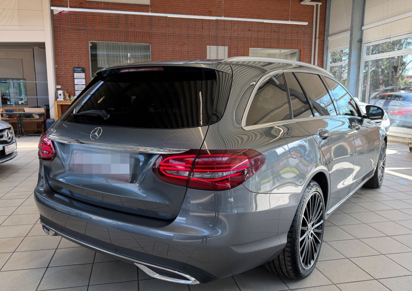 Mercedes-Benz C 200 T d Avantgarde /Pano/R-Cam/Widescreen foto 9