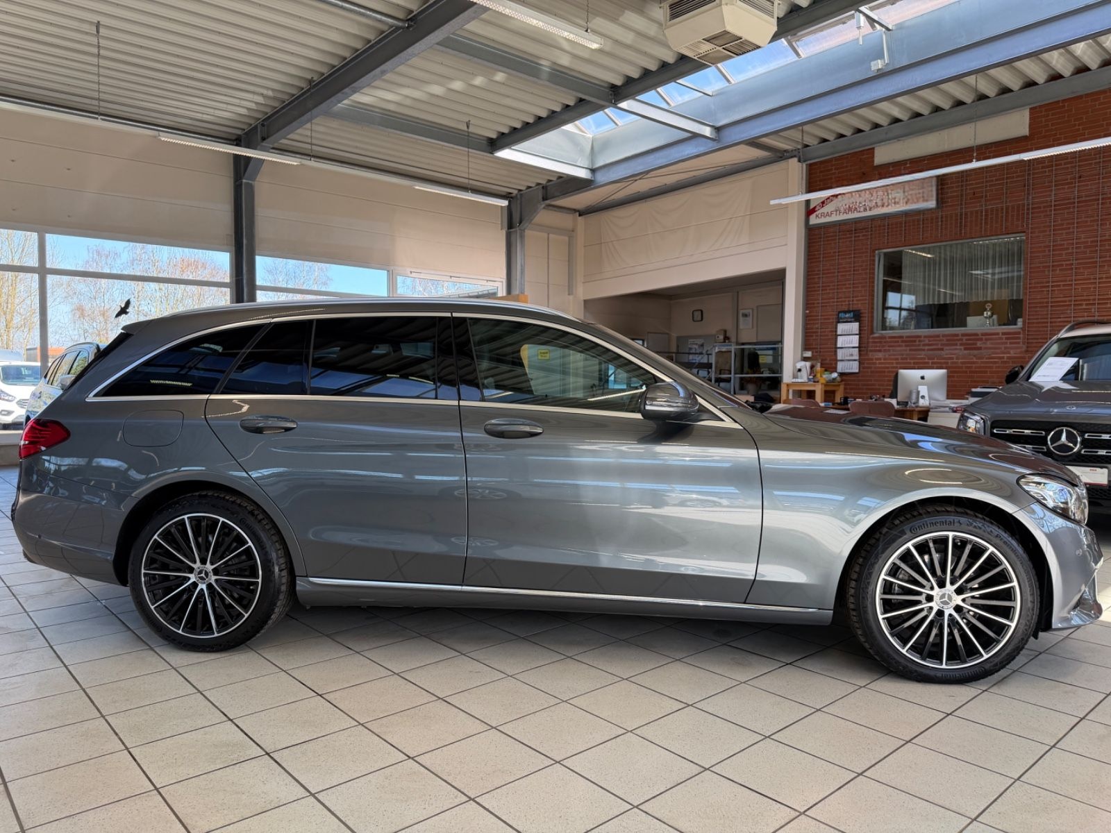 Mercedes-Benz C 200 T d Avantgarde /Pano/R-Cam/Widescreen foto 10