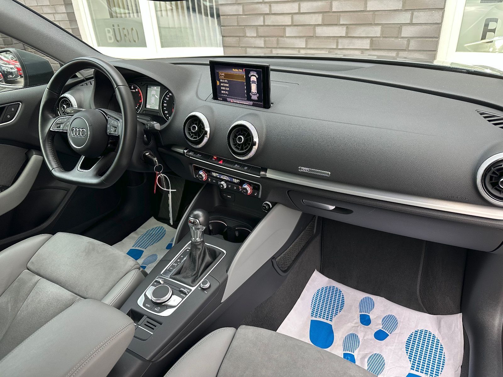 Audi A3 1.5 S-tronic Sportback Sport/Xenon/PDC/TÜVNeu foto 12