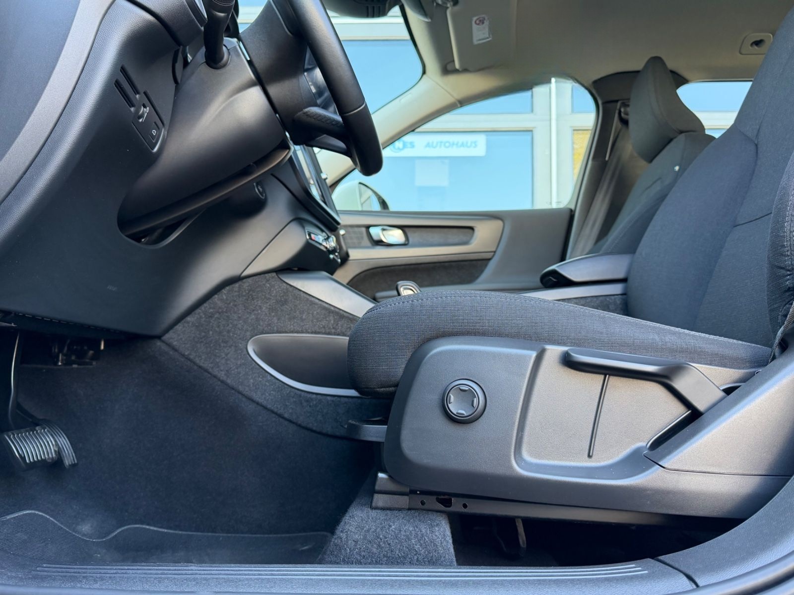 Volvo XC40 T3 1.5 MOMENTUM CORE*ACC*KAMERA*WEBASTO*KEY foto 13