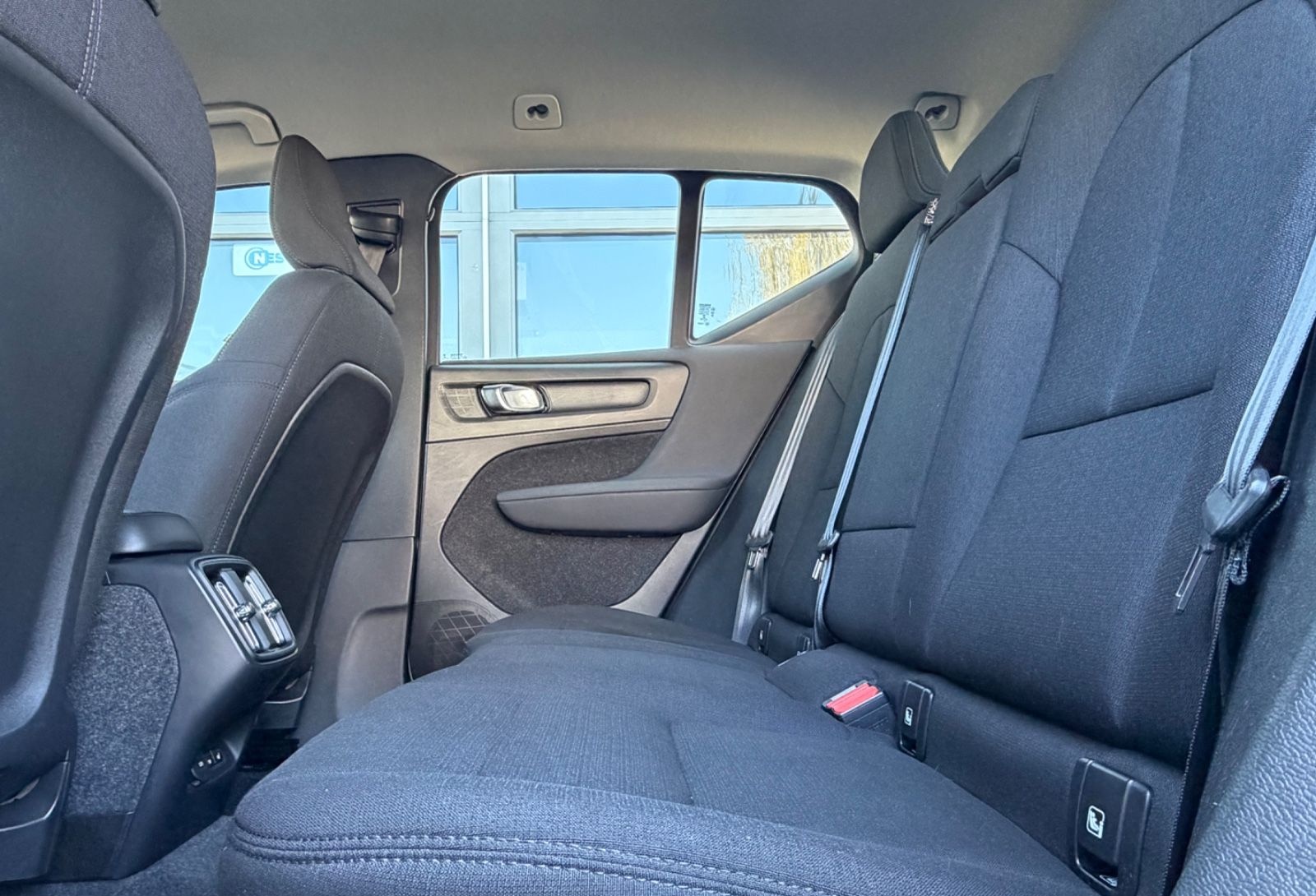 Volvo XC40 T3 1.5 MOMENTUM CORE*ACC*KAMERA*WEBASTO*KEY foto 15