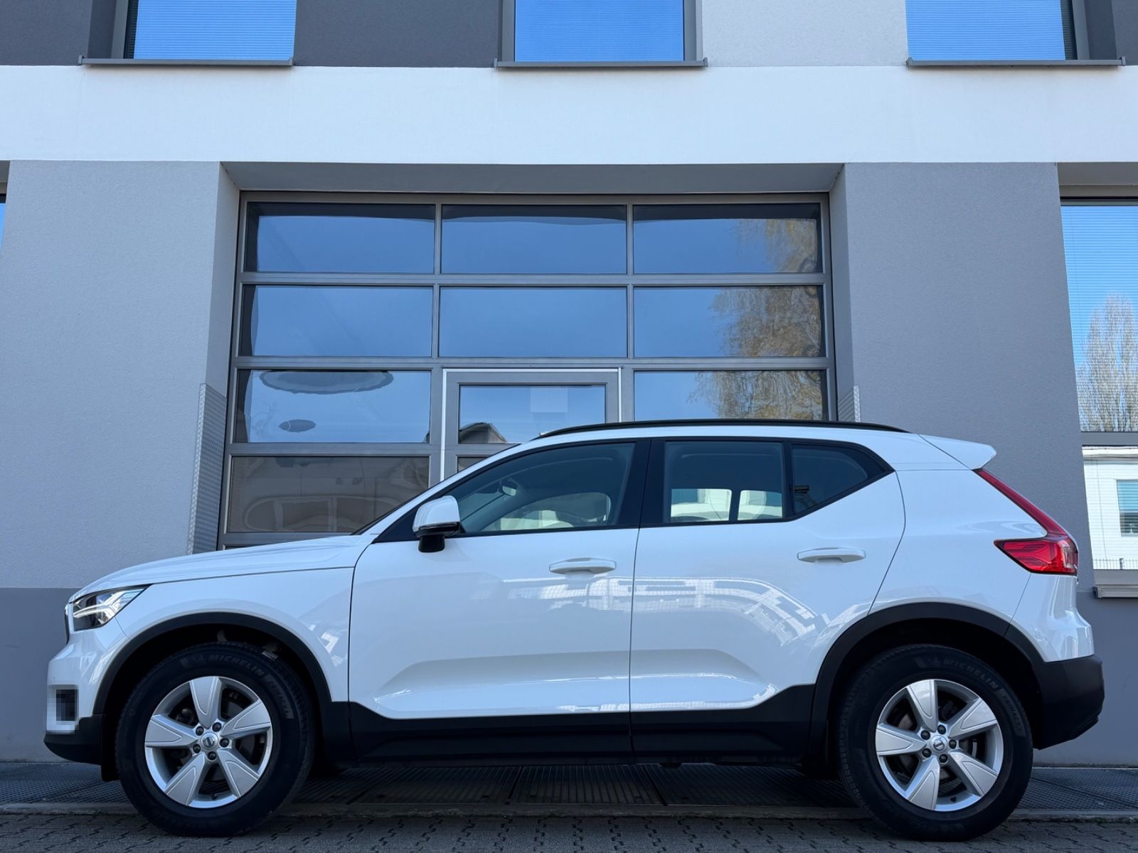 Volvo XC40 T3 1.5 MOMENTUM CORE*ACC*KAMERA*WEBASTO*KEY foto 3