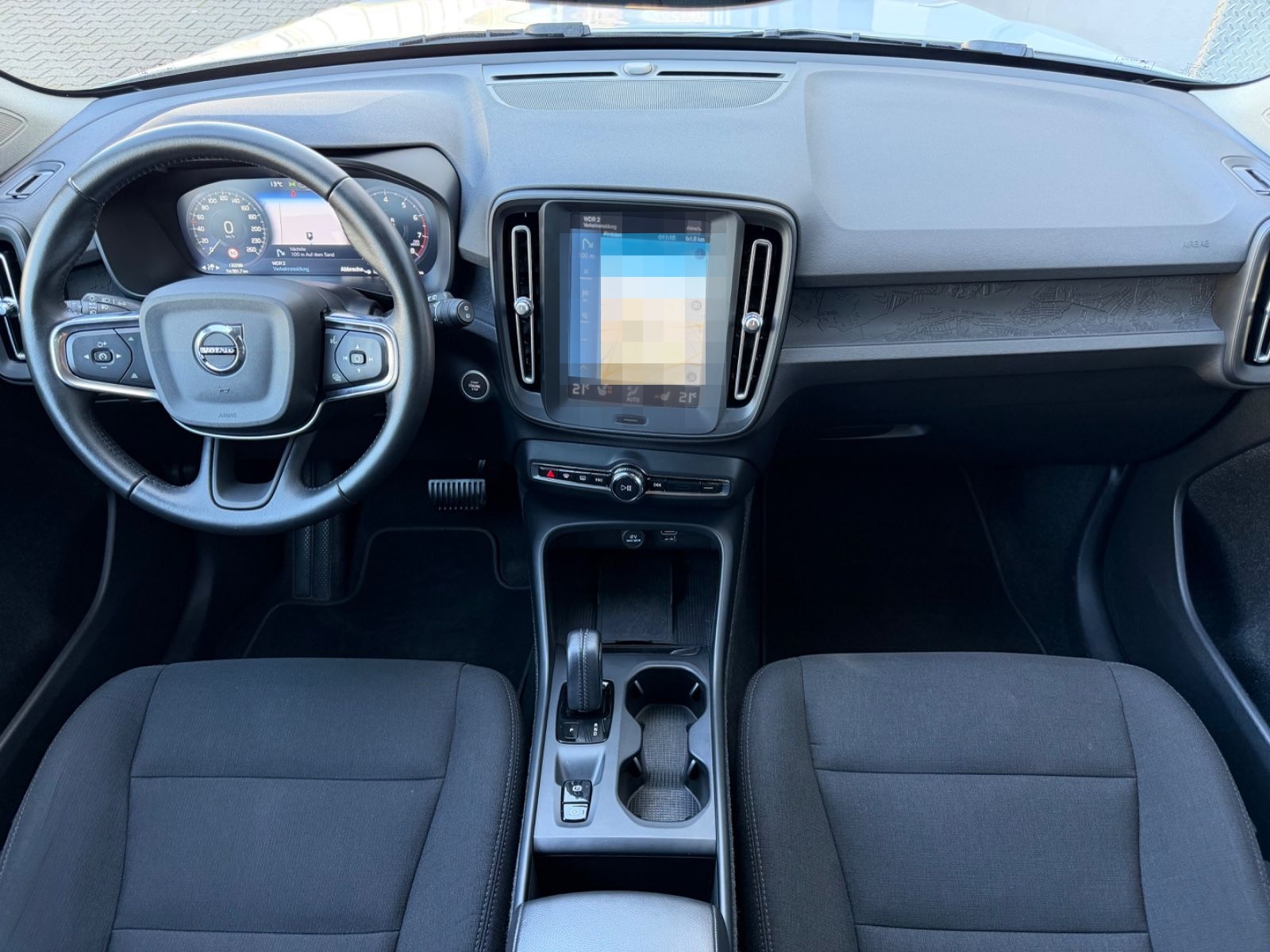 Volvo XC40 T3 1.5 MOMENTUM CORE*ACC*KAMERA*WEBASTO*KEY foto 9