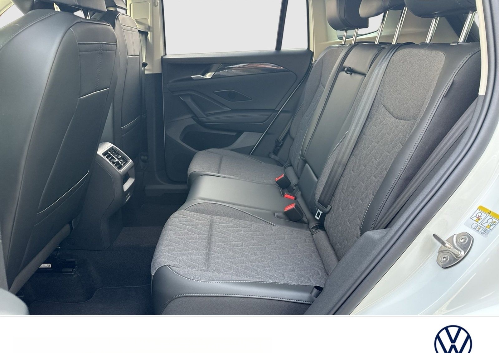 Volkswagen Tiguan 1.5 HYBRID LIFE AHK 360°CAM LED+ NAVI foto 6