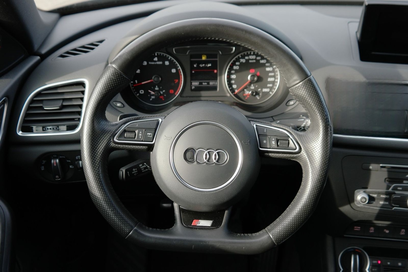 Audi Q3 2.0 TFSI quattro S-Line LED AHK Panorama DAB foto 13