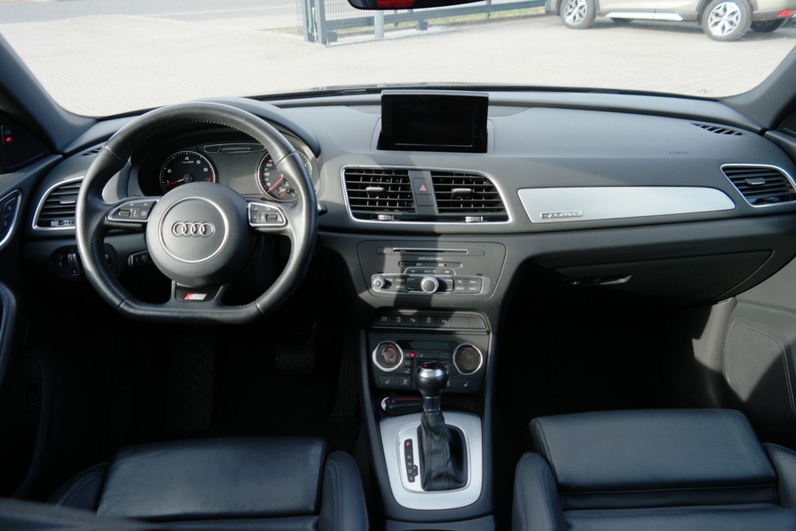 Audi Q3 2.0 TFSI quattro S-Line LED AHK Panorama DAB foto 14