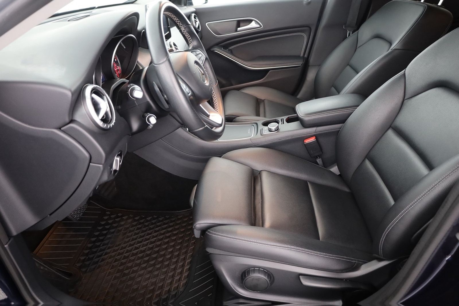 Mercedes-Benz CLA 250 SB 4Matic LED Kamera Navi Tempomat Leder foto 23