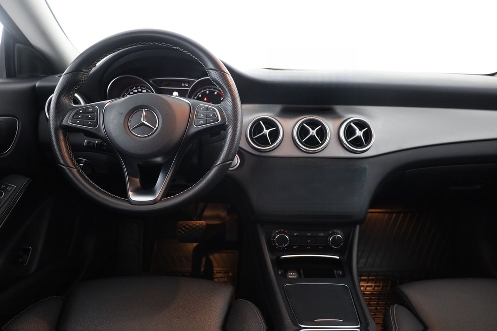 Mercedes-Benz CLA 250 SB 4Matic LED Kamera Navi Tempomat Leder foto 10