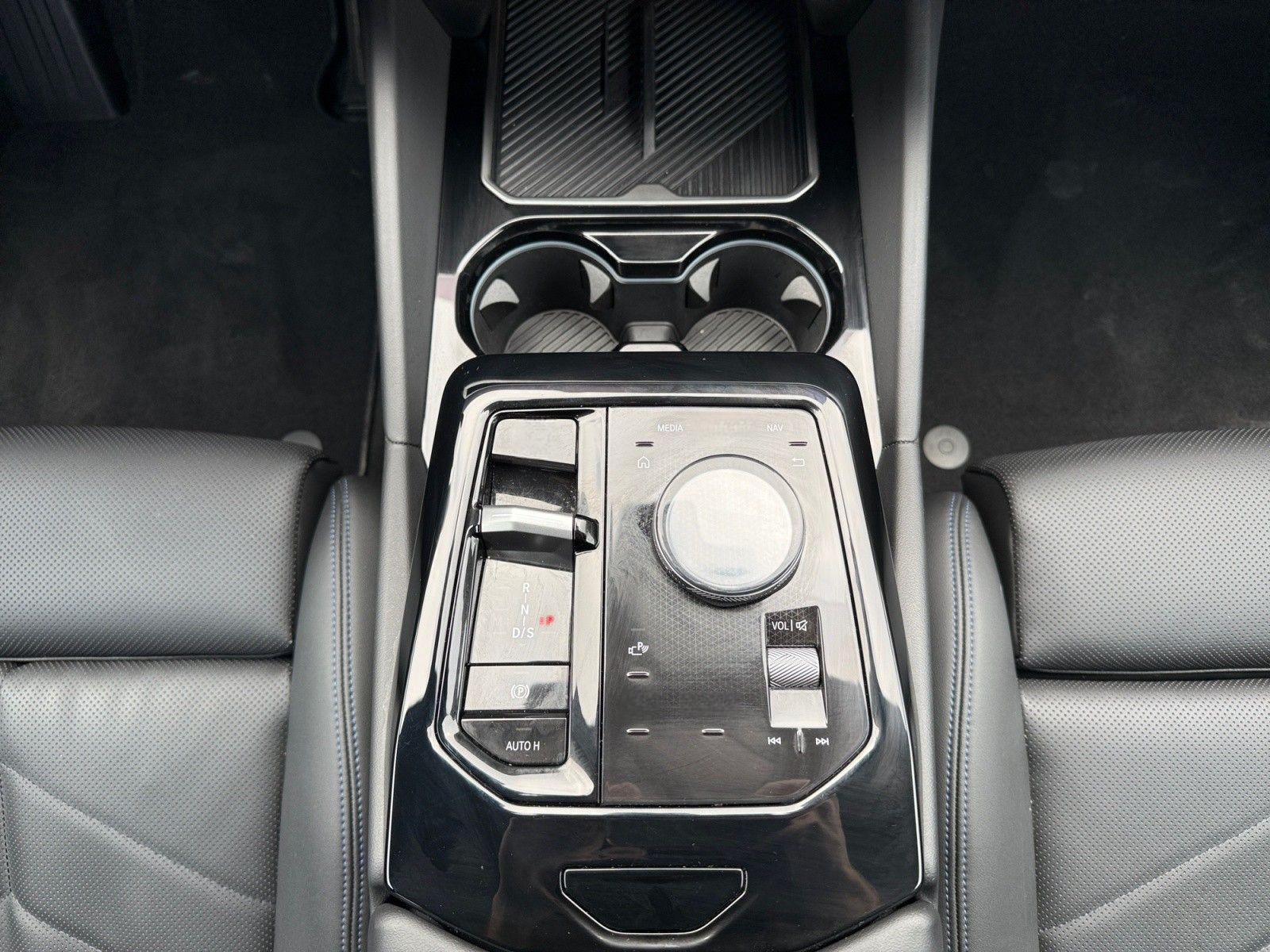BMW 520d xDrive M Sport PRO MMRY/HUD/360°/STNDHZNG foto 8