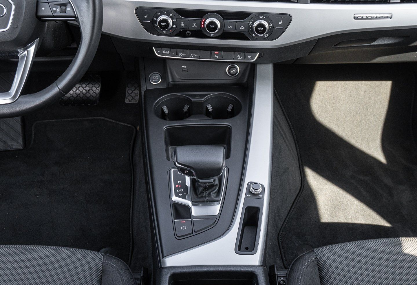 Audi A4 allroad 40 TDI quattro S tronic Navi Plus Kam foto 14