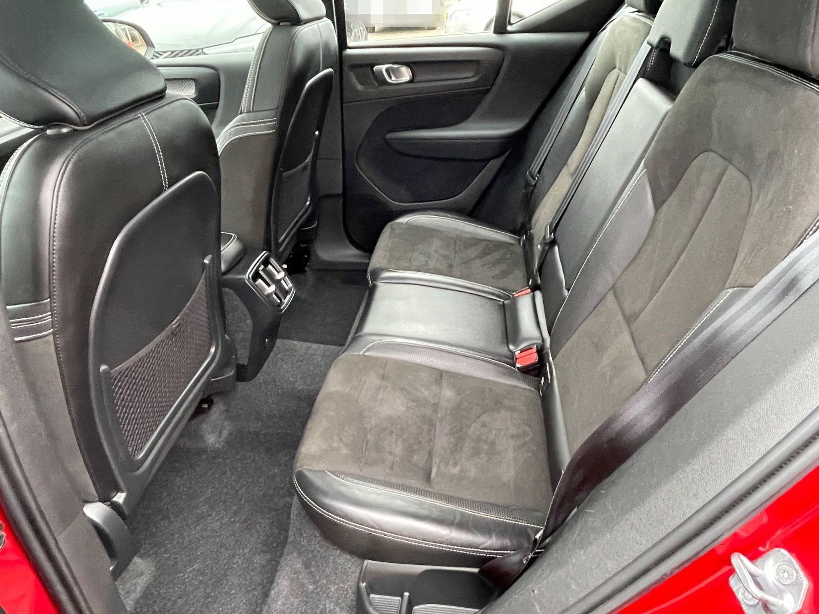 Volvo XC40 D4 AWD RDesign Aut. Pano FahrerAss 360Cam foto 11