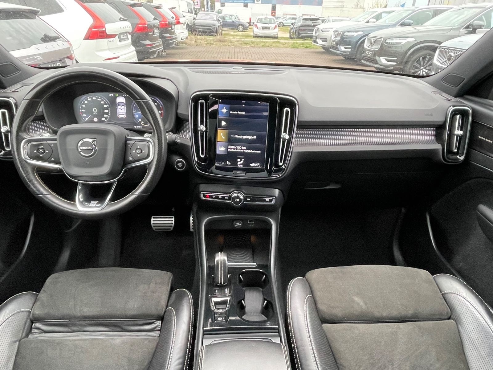 Volvo XC40 D4 AWD RDesign Aut. Pano FahrerAss 360Cam foto 12