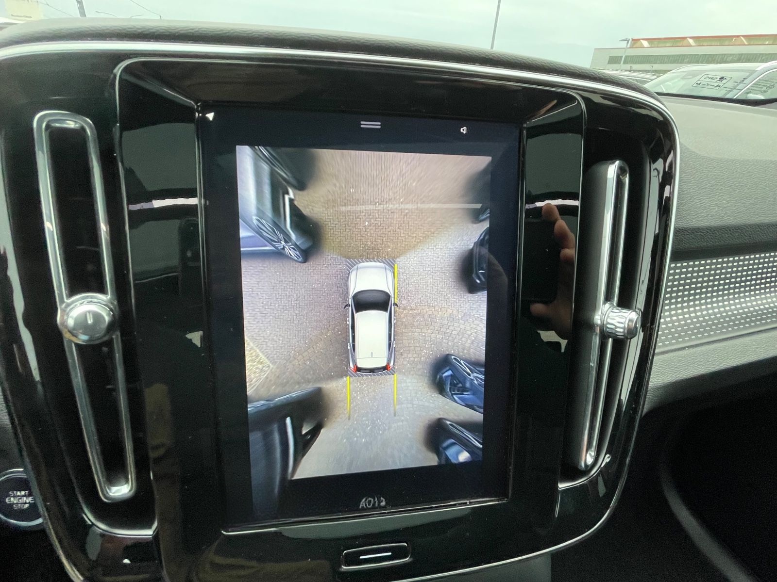 Volvo XC40 D4 AWD RDesign Aut. Pano FahrerAss 360Cam foto 17