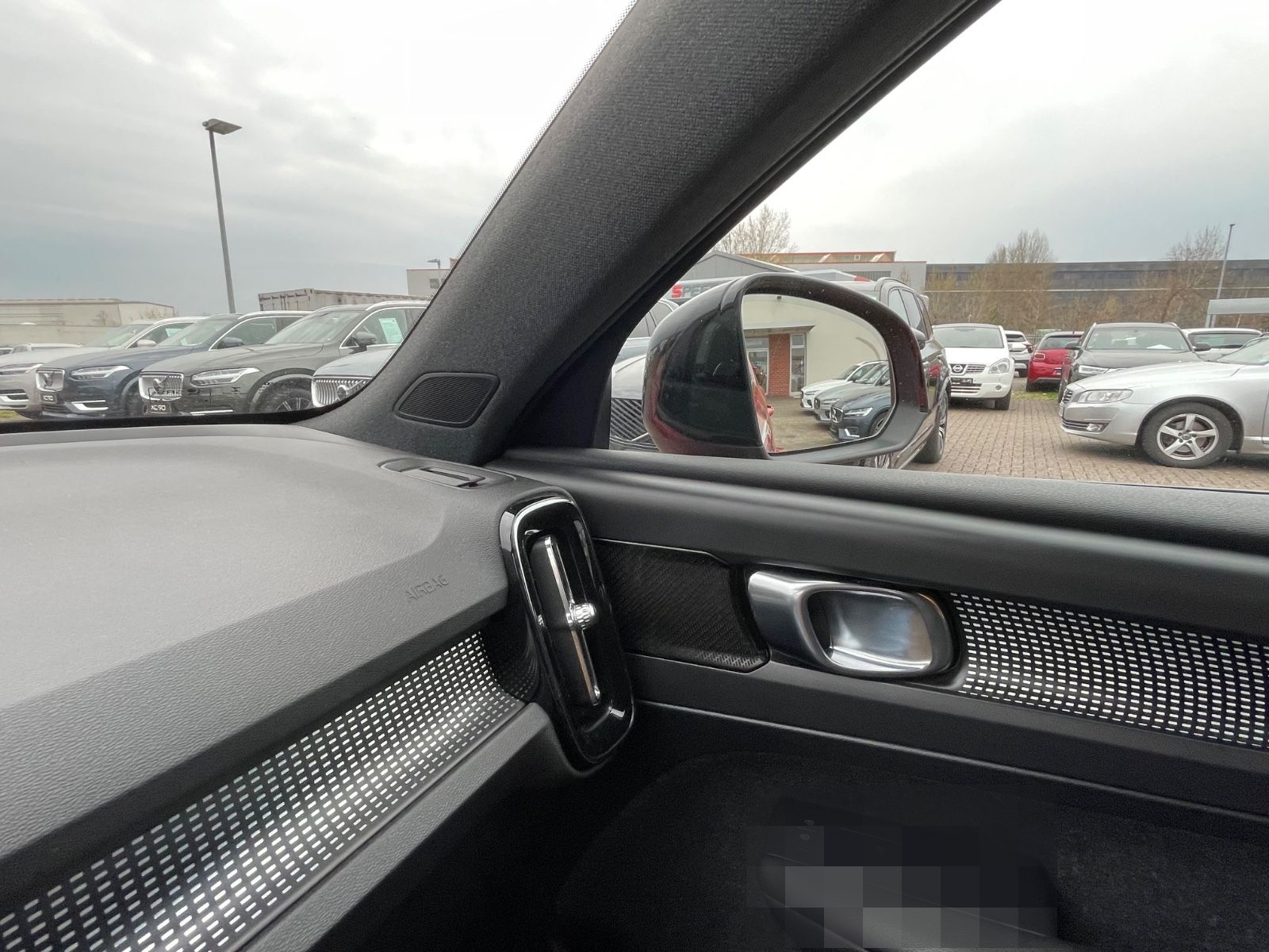 Volvo XC40 D4 AWD RDesign Aut. Pano FahrerAss 360Cam foto 18