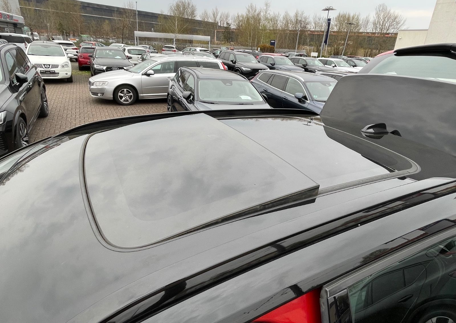 Volvo XC40 D4 AWD RDesign Aut. Pano FahrerAss 360Cam foto 7