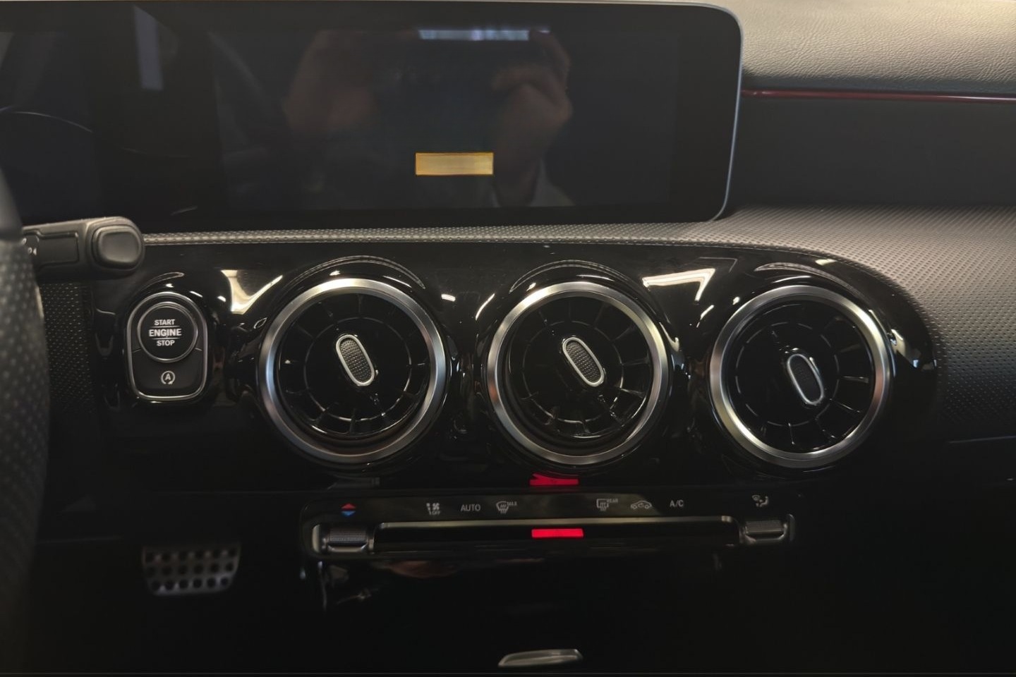 Mercedes-Benz A 200 Sportpaket Navi Digitales Cockpit LED Klim foto 18