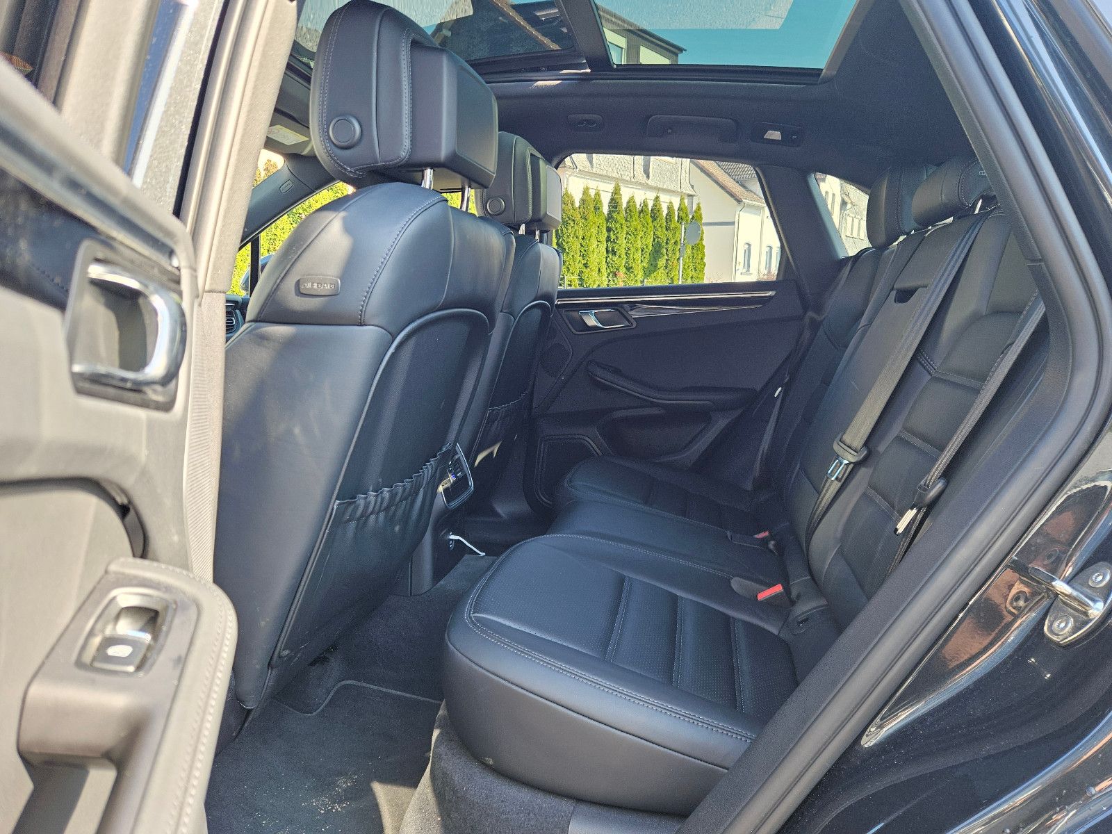 Porsche Macan Turbo 21Zoll DeutschesFahrzeug Panorama foto 13