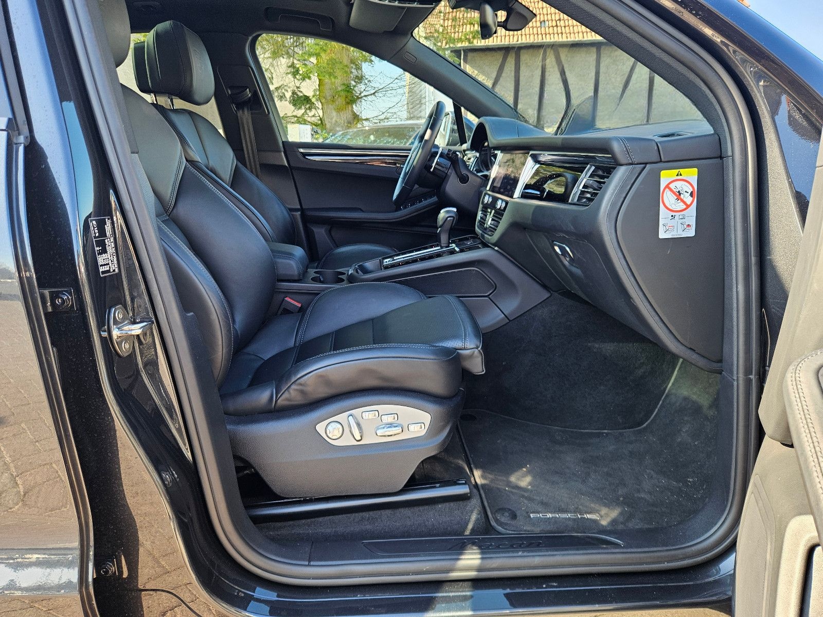 Porsche Macan Turbo 21Zoll DeutschesFahrzeug Panorama foto 18