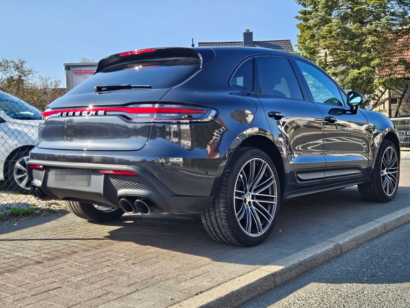 Porsche Macan Turbo 21Zoll DeutschesFahrzeug Panorama foto 3