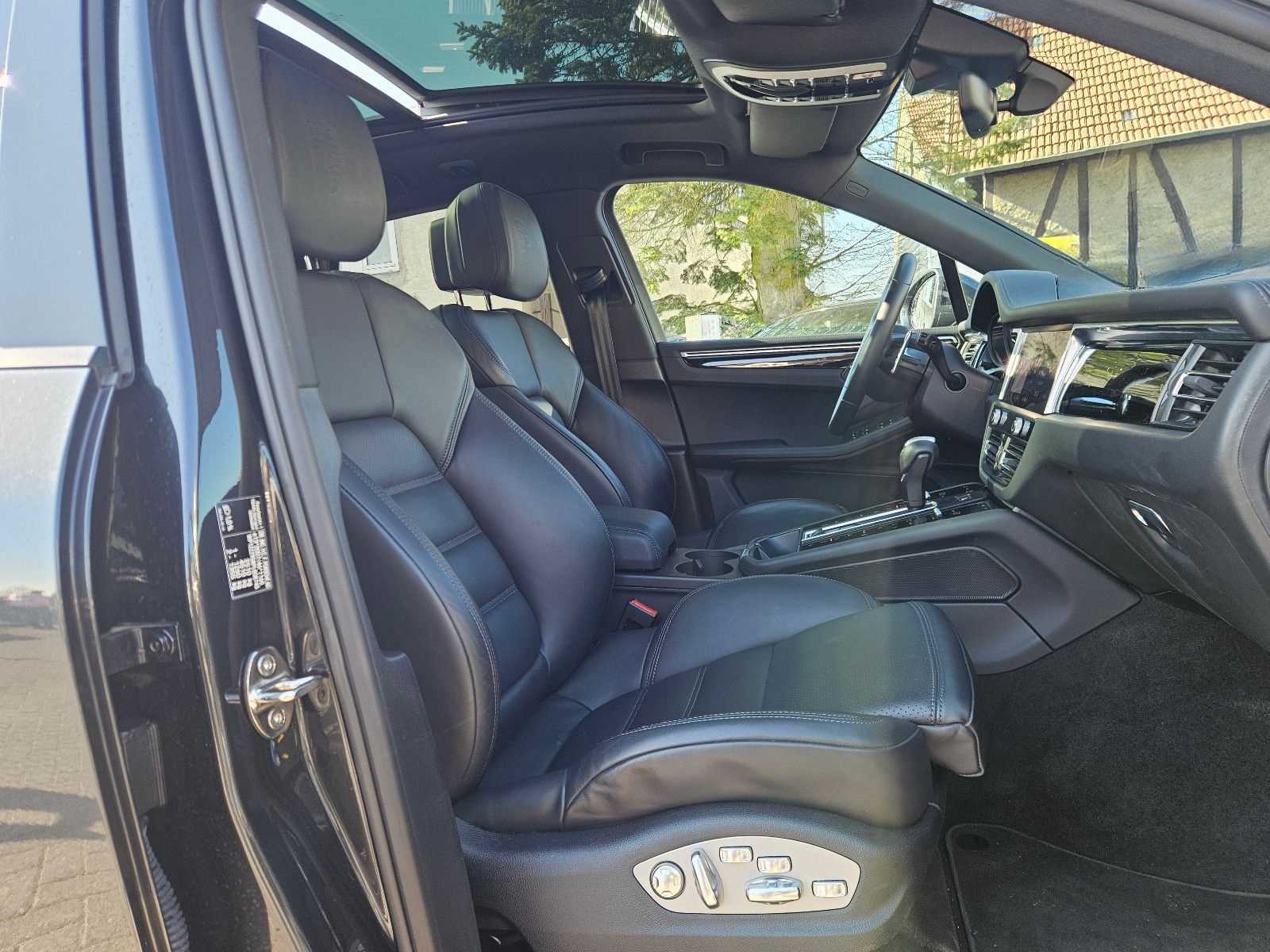 Porsche Macan Turbo 21Zoll DeutschesFahrzeug Panorama foto 22
