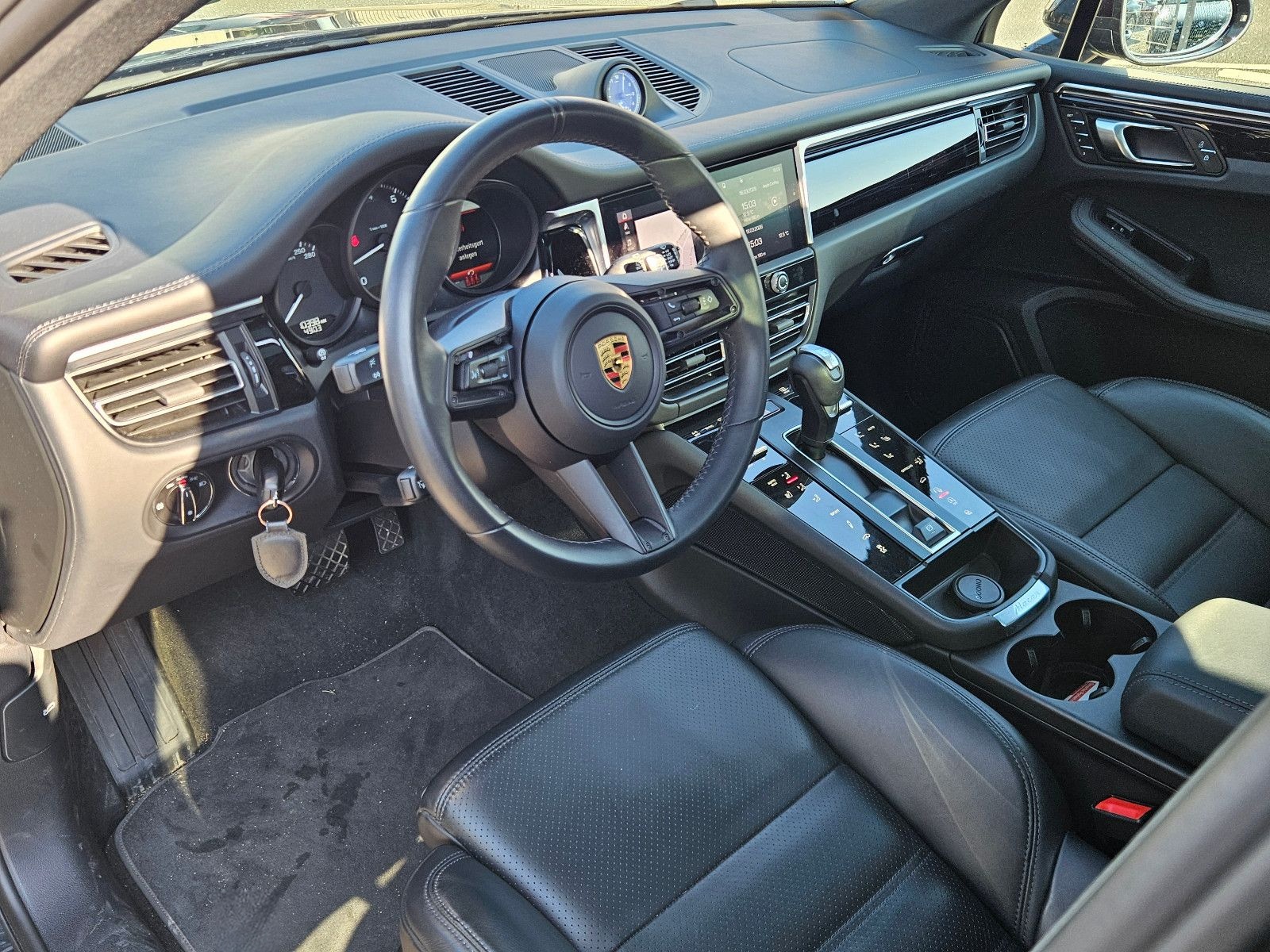 Porsche Macan Turbo 21Zoll DeutschesFahrzeug Panorama foto 7