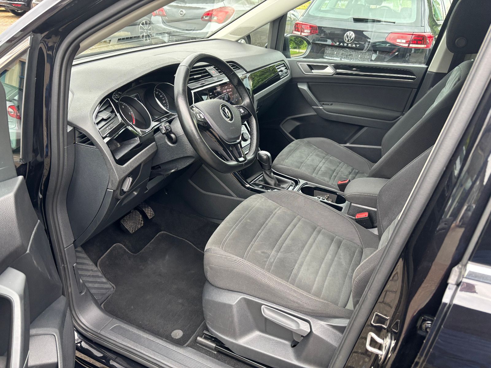 Volkswagen Touran Highline 2.0TDI BMT/Start-Stopp Navi AHK foto 10
