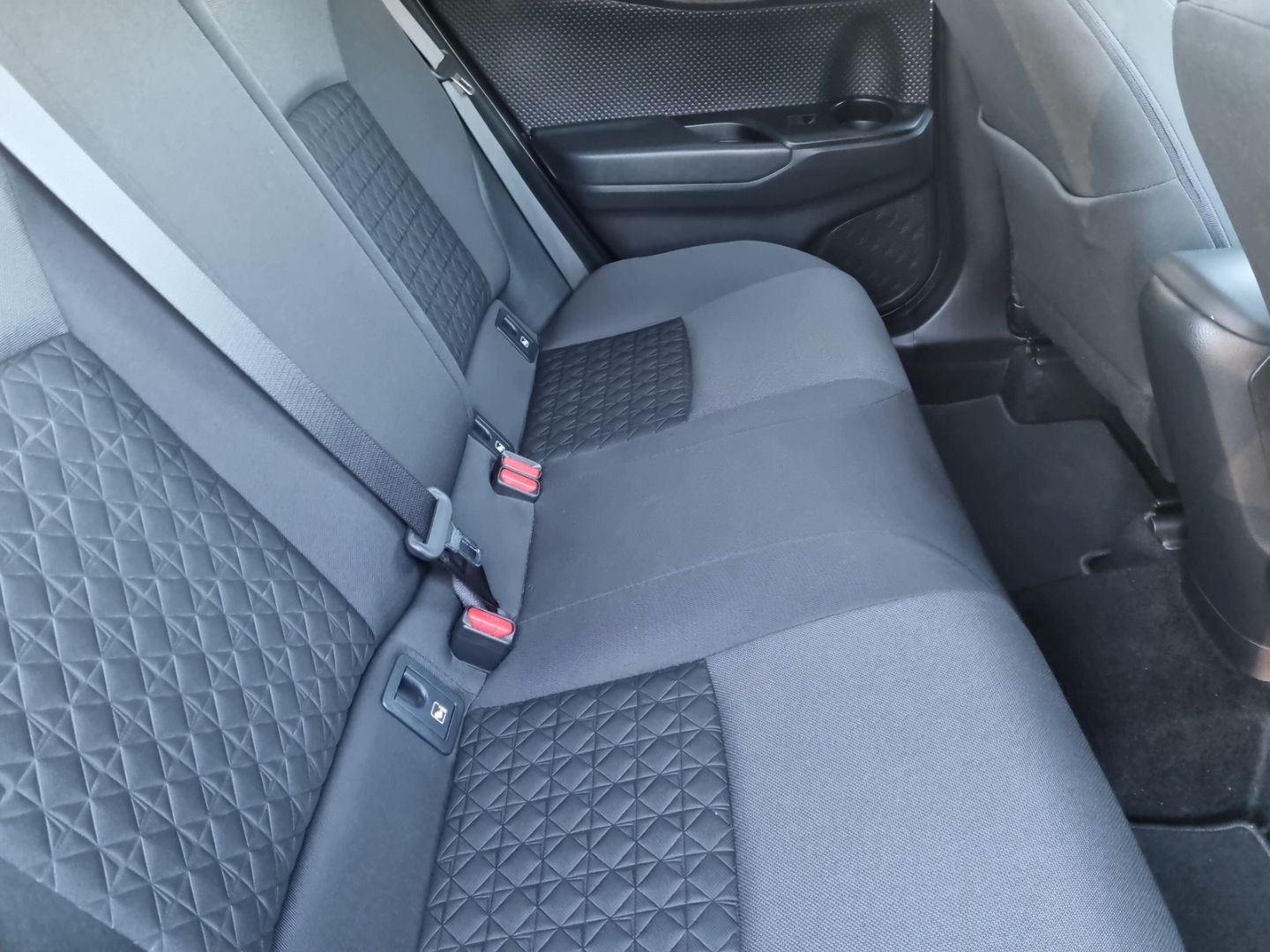 Toyota C-HR Hybrid 2.0 Team*NAV*LED*ACC*AppleCarPlay*An foto 7