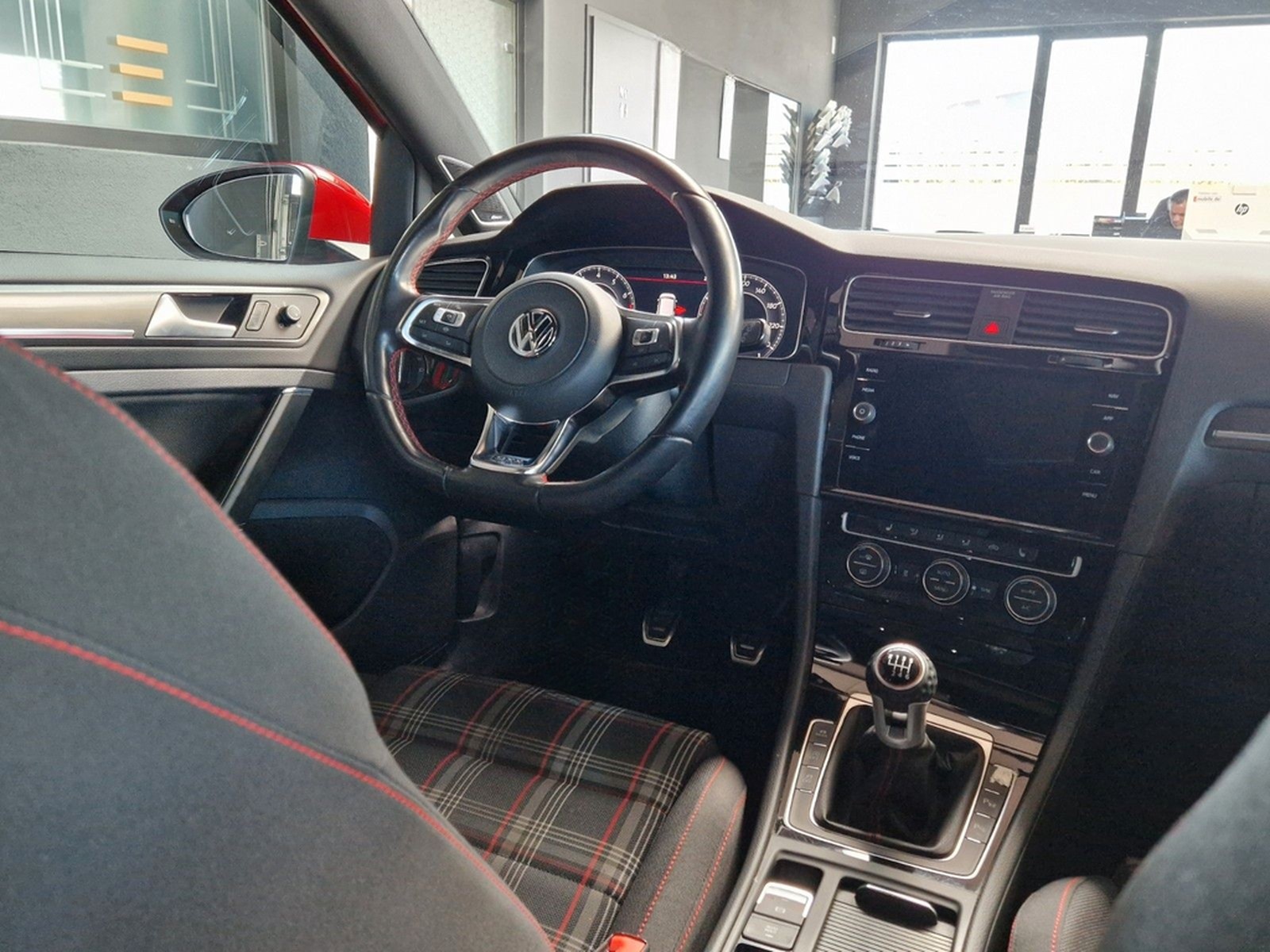Volkswagen Golf GTI Performance 2,0TSI*STANDHZG*PANO*KAMERA foto 11