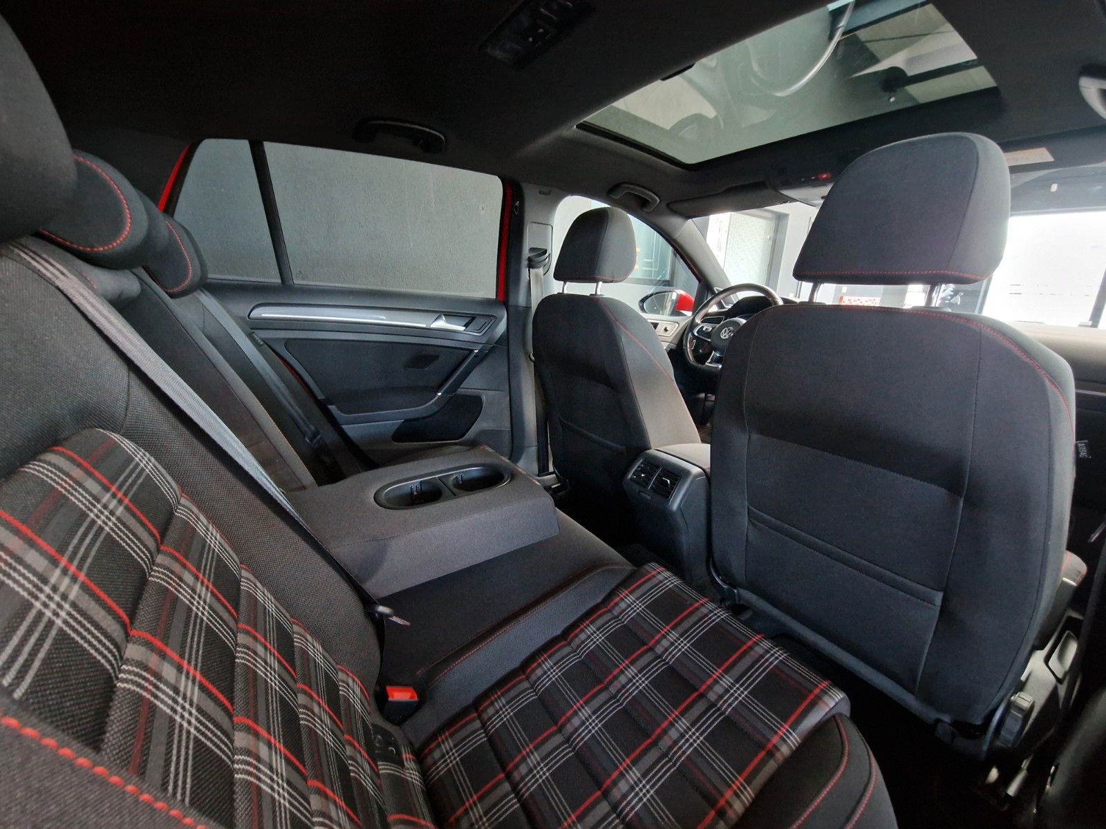 Volkswagen Golf GTI Performance 2,0TSI*STANDHZG*PANO*KAMERA foto 14