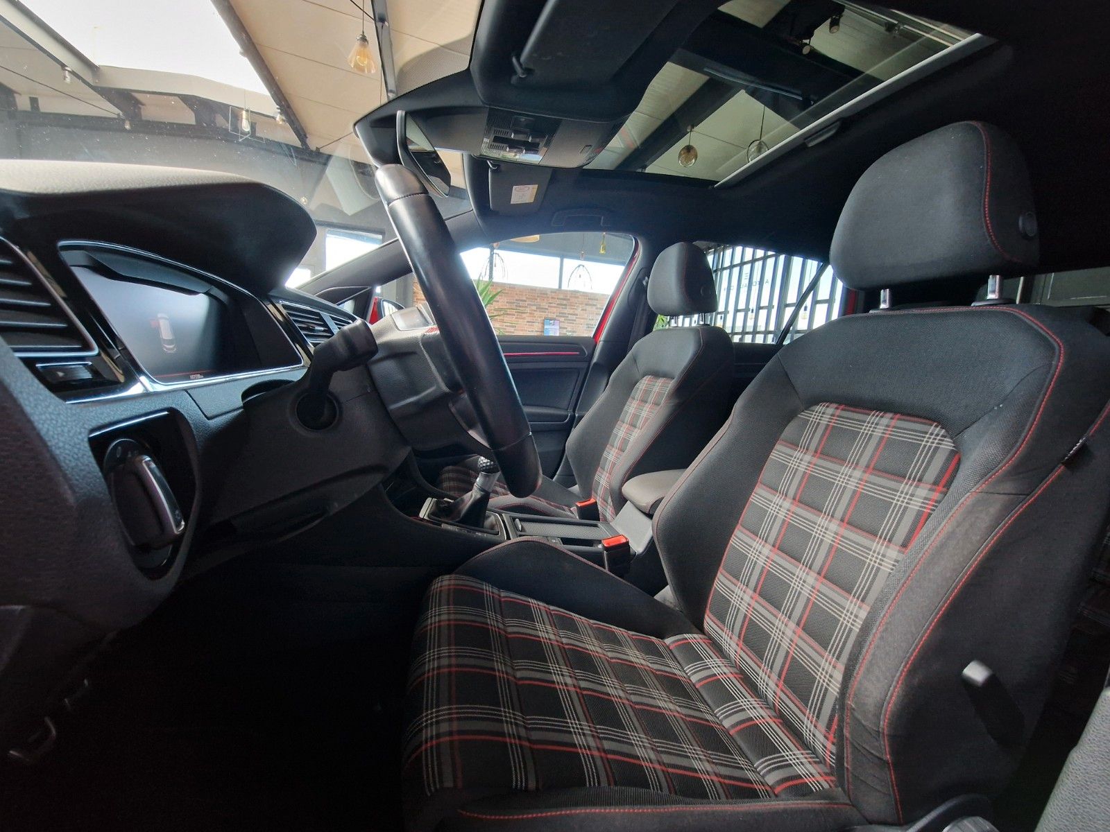 Volkswagen Golf GTI Performance 2,0TSI*STANDHZG*PANO*KAMERA foto 7
