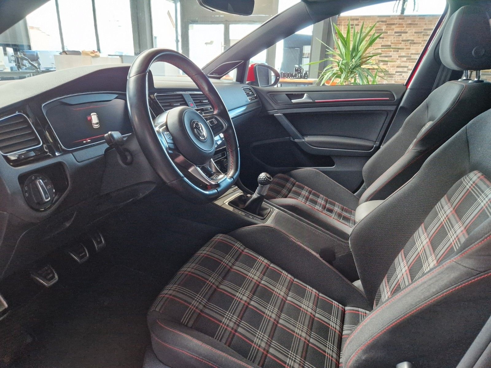 Volkswagen Golf GTI Performance 2,0TSI*STANDHZG*PANO*KAMERA foto 8
