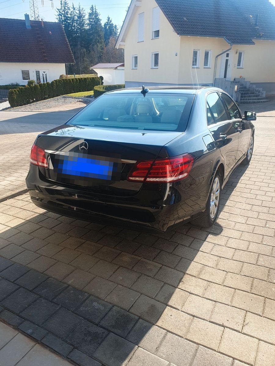 Mercedes-Benz E 220 BlueTEC BE Edition ELEGANCE Autom. Edi... foto 3