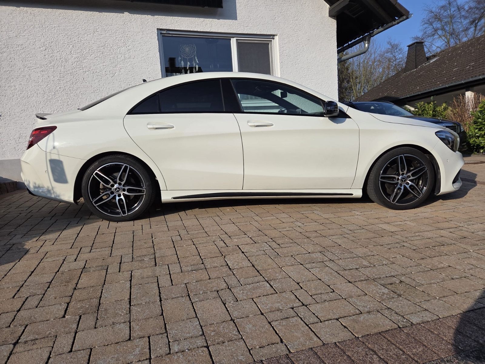 Mercedes-Benz CLA 200 AMG Line *NIGHT* foto 2