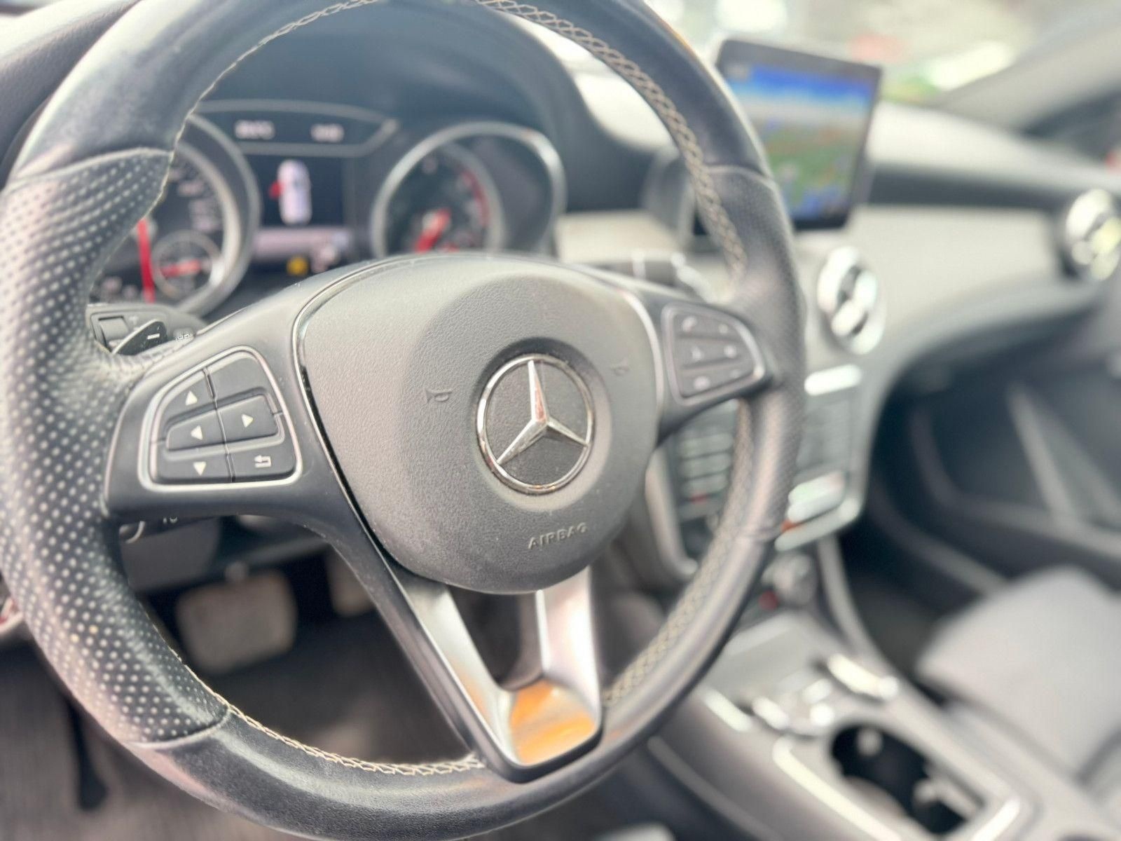 Mercedes-Benz CLA 220 CDI Automatik SB PANO Standhzng. Kamera foto 13