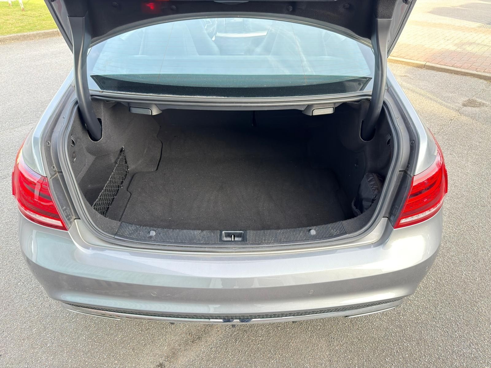 Mercedes-Benz E 200 7-G AMG Sport-Paket PANO Ha&Ka KAMERA ILS foto 11