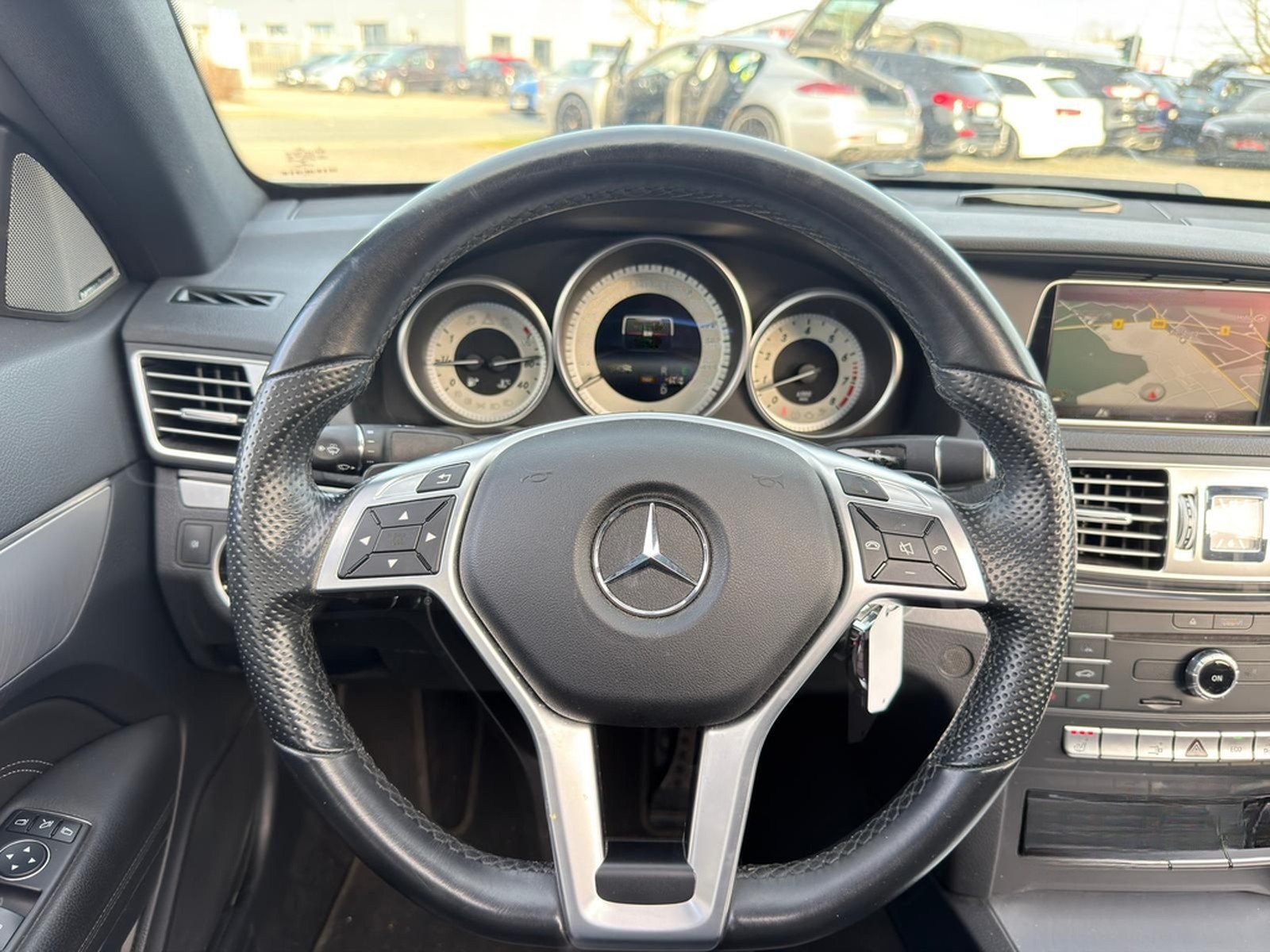Mercedes-Benz E 200 7-G AMG Sport-Paket PANO Ha&Ka KAMERA ILS foto 29