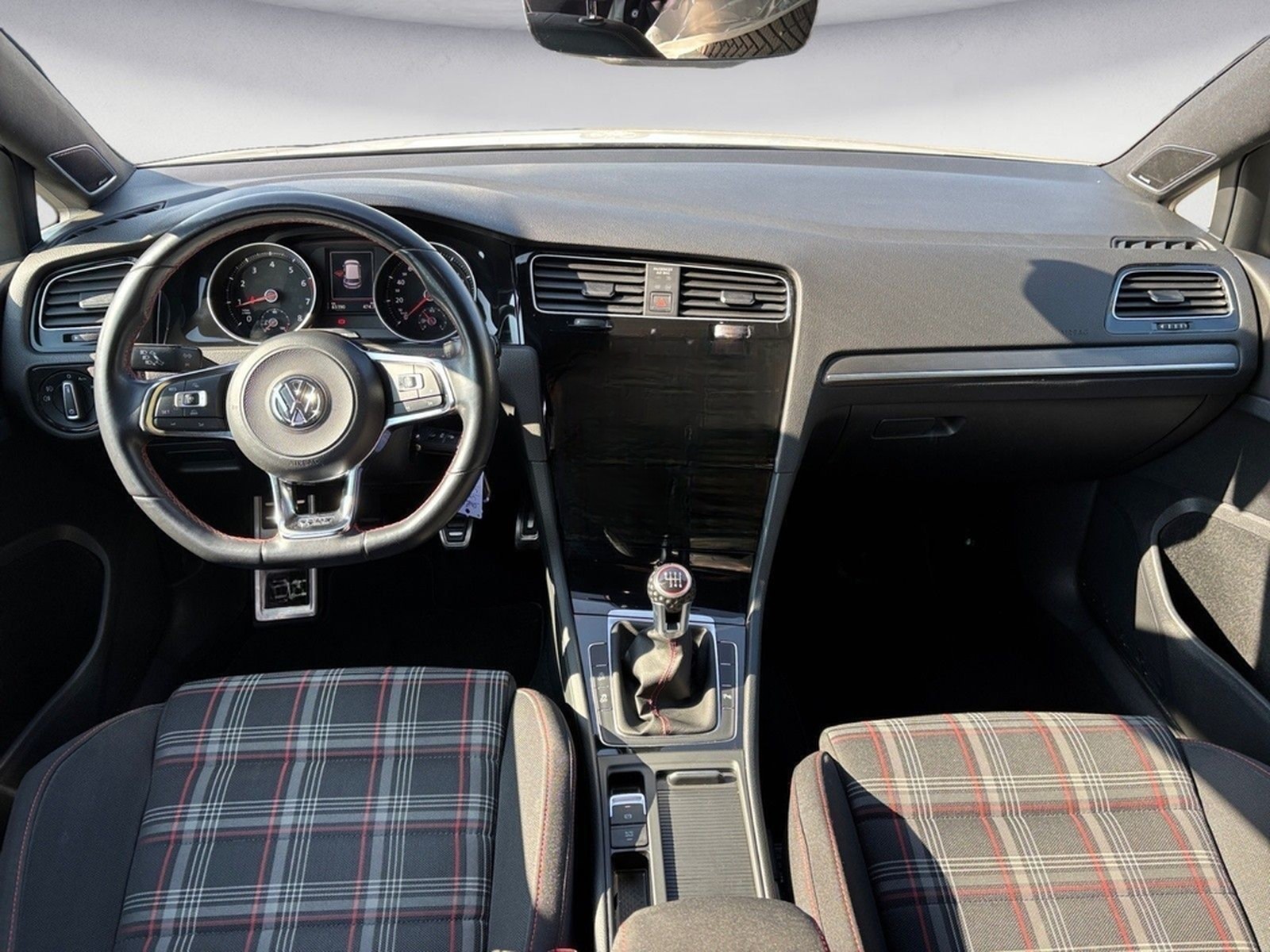 Volkswagen Golf GTI (BlueMotion Technology) foto 8