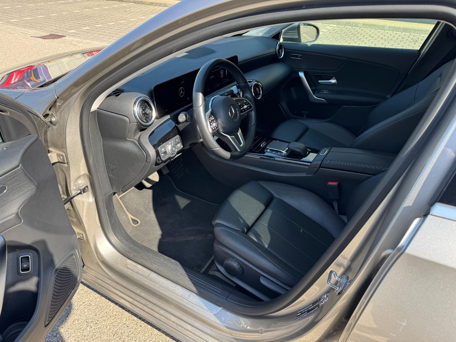 Mercedes-Benz A 220 d 4MATIC DCT - Lim. / Business foto 6