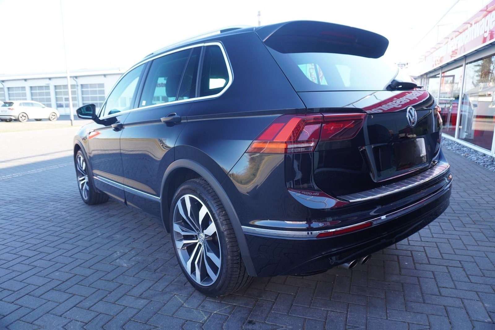 Volkswagen Tiguan 2.0 TSI Highline 4 Motion DSG ACC LED PDC foto 3