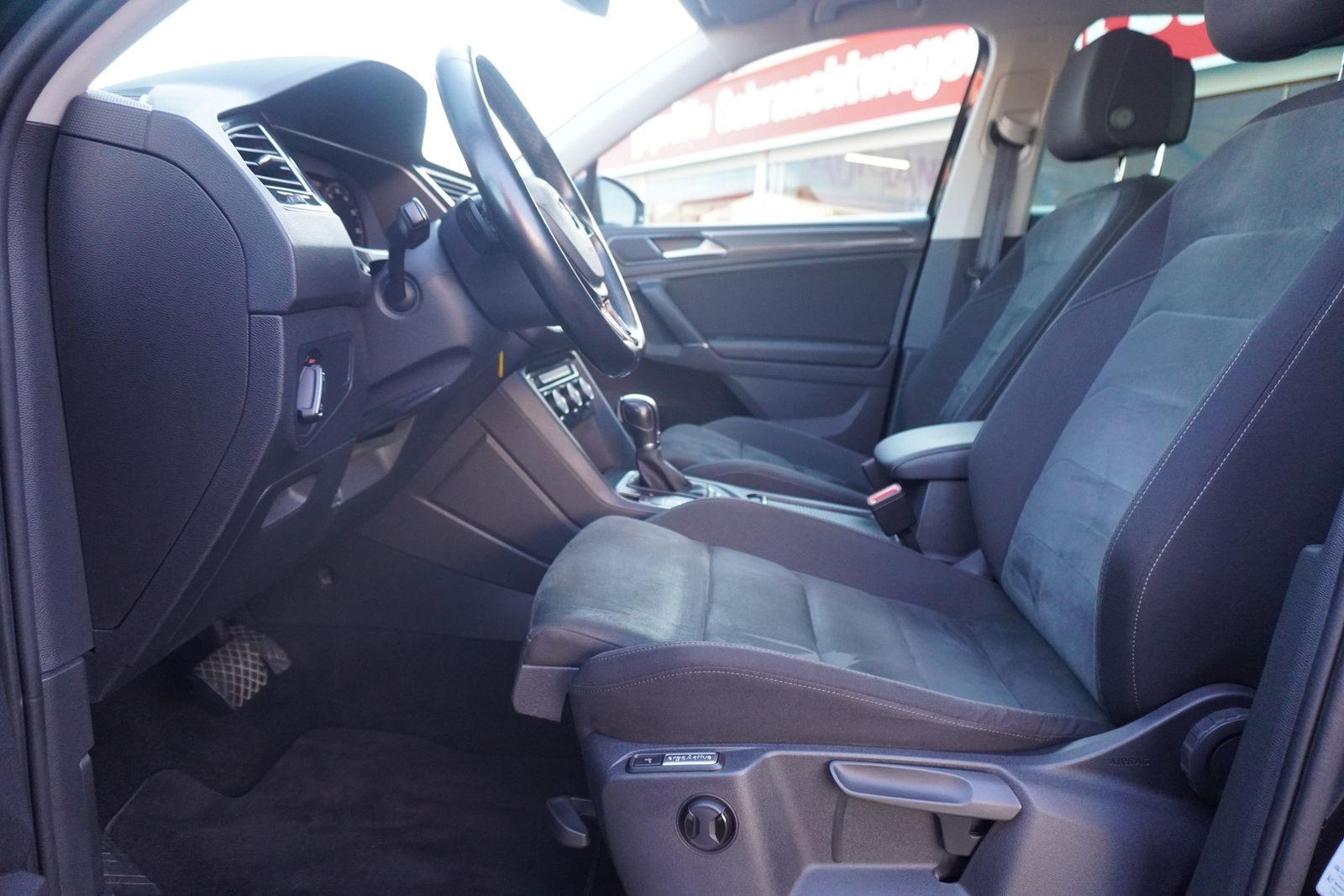 Volkswagen Tiguan 2.0 TSI Highline 4 Motion DSG ACC LED PDC foto 8