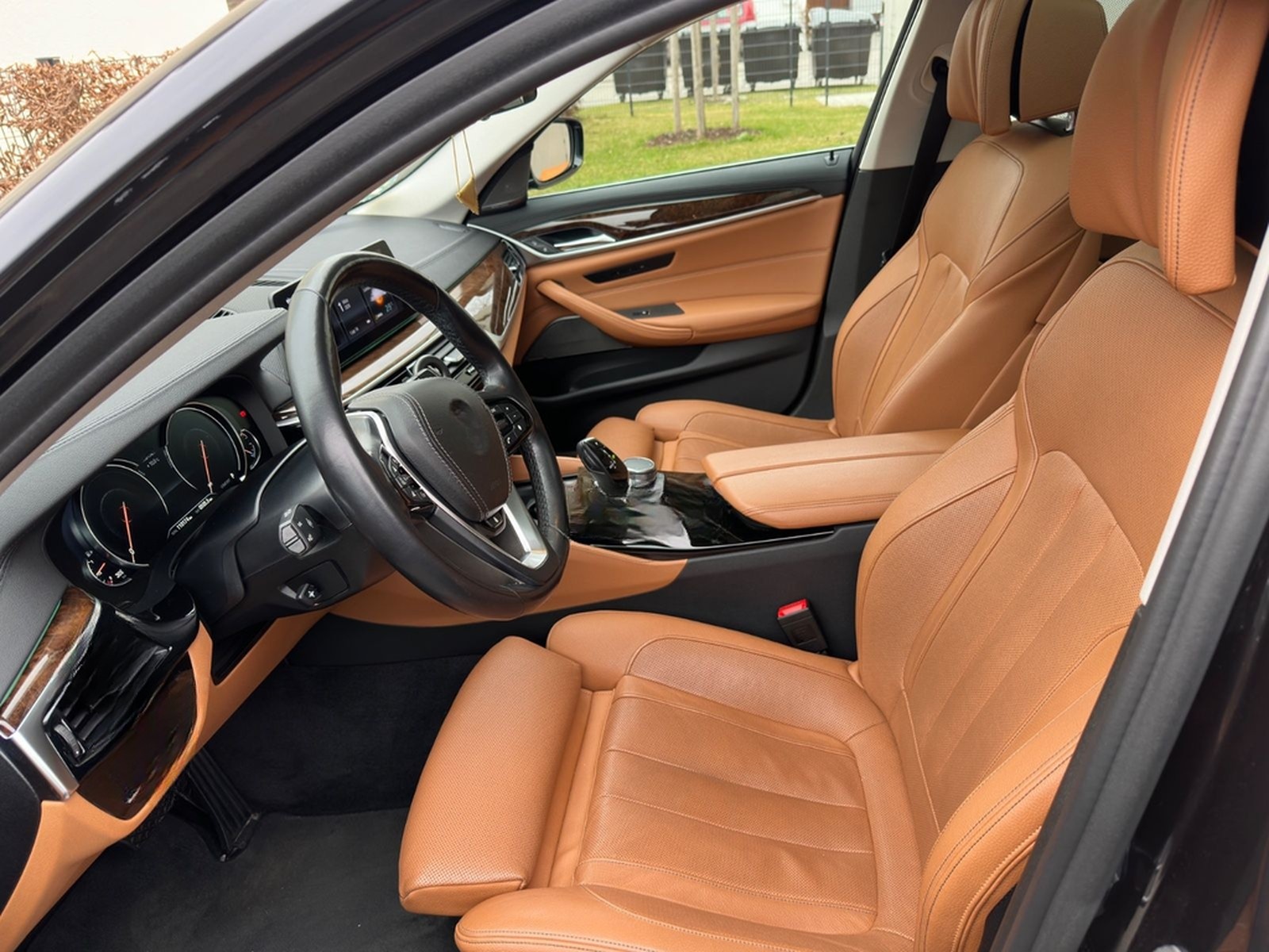 BMW 540i xDrive Touring  foto 13