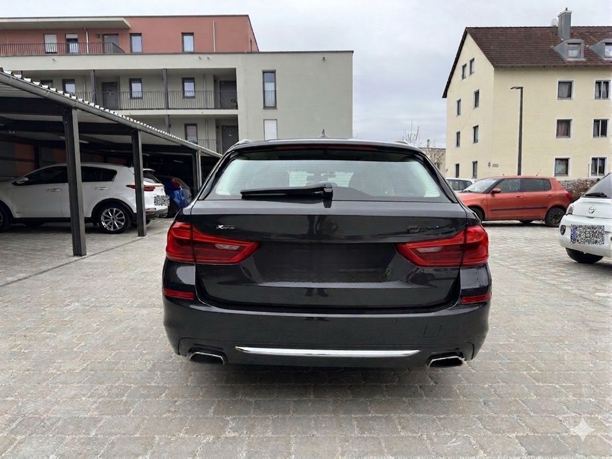 BMW 540i xDrive Touring  foto 5