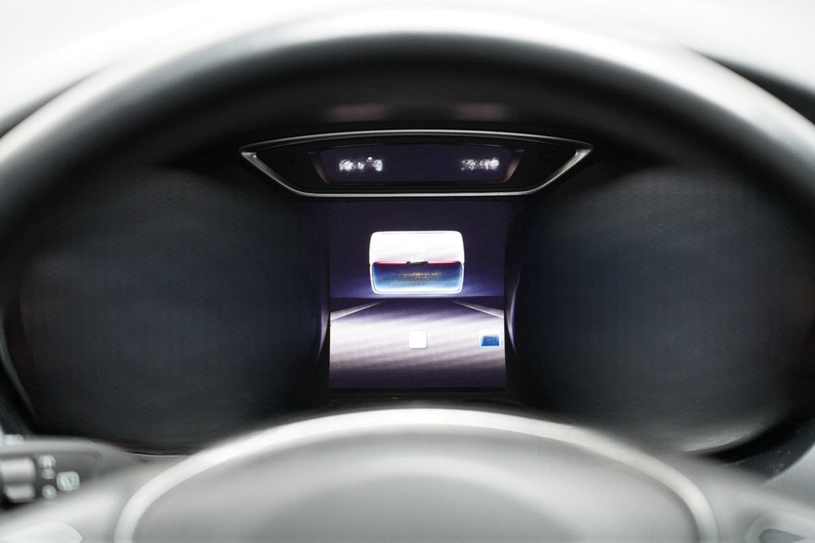 Mercedes-Benz GLA 200 AMG LED PANO PDC AHK NAVI Keyless foto 27
