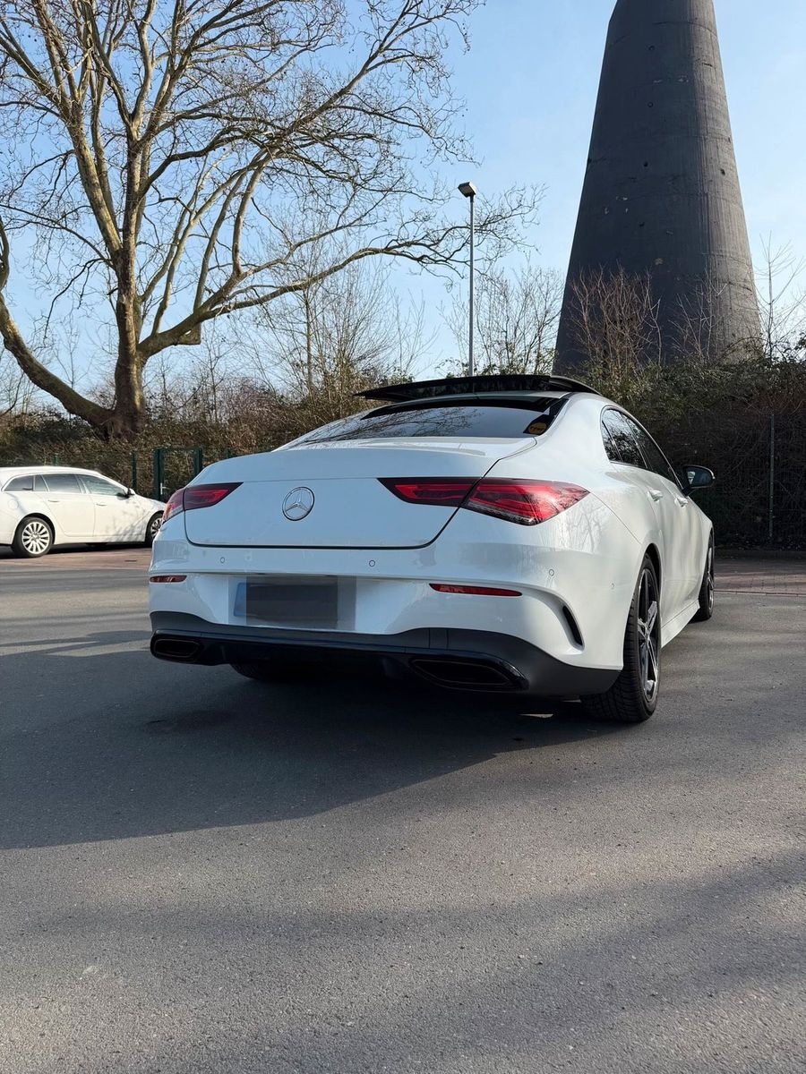 Mercedes-Benz Mercedes Benz CLA 220 AMG line foto 2