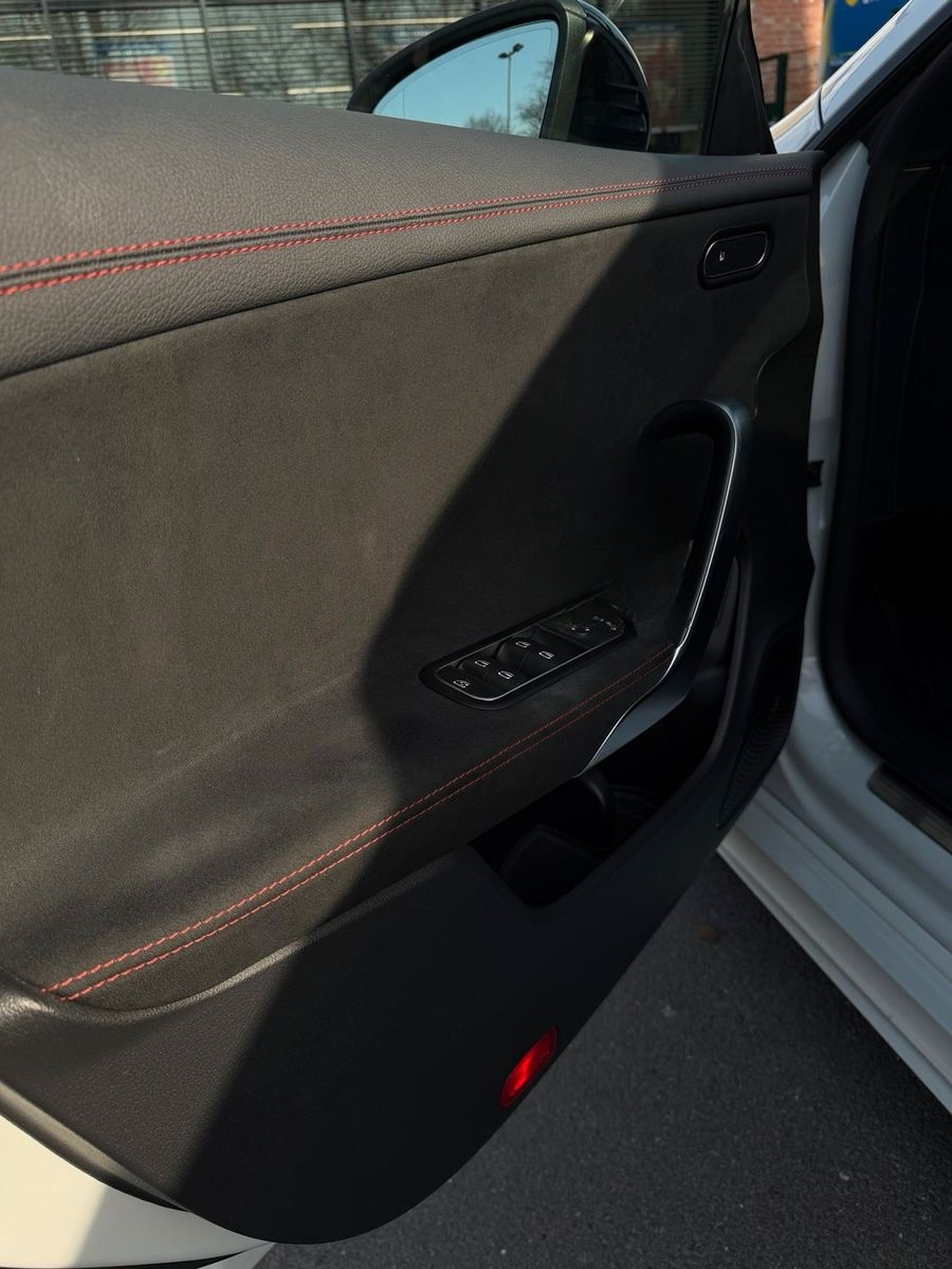 Mercedes-Benz Mercedes Benz CLA 220 AMG line foto 7